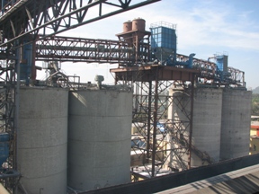 Distant shot of Alumina Handling & BTAP Wagon Loading System