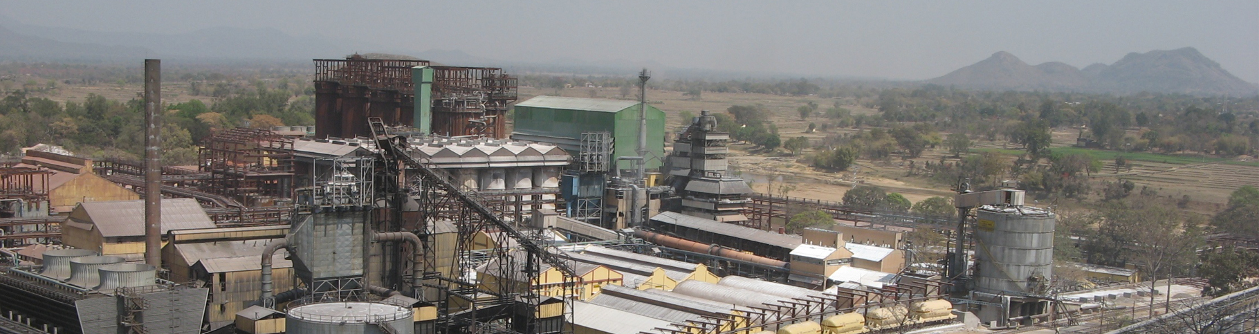 complex pneumatic conveying equpment at large industrial plant